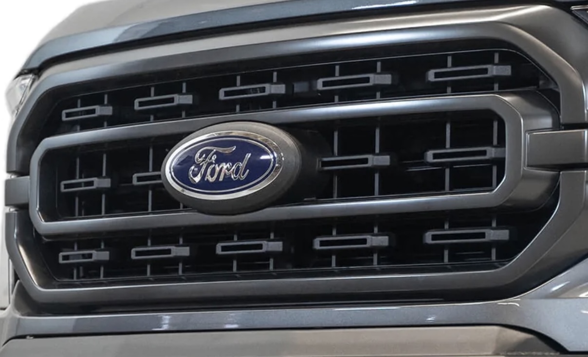 40,000 Ford F-150 Trucks May Be Missing Their Blue Oval Badges: WSJ