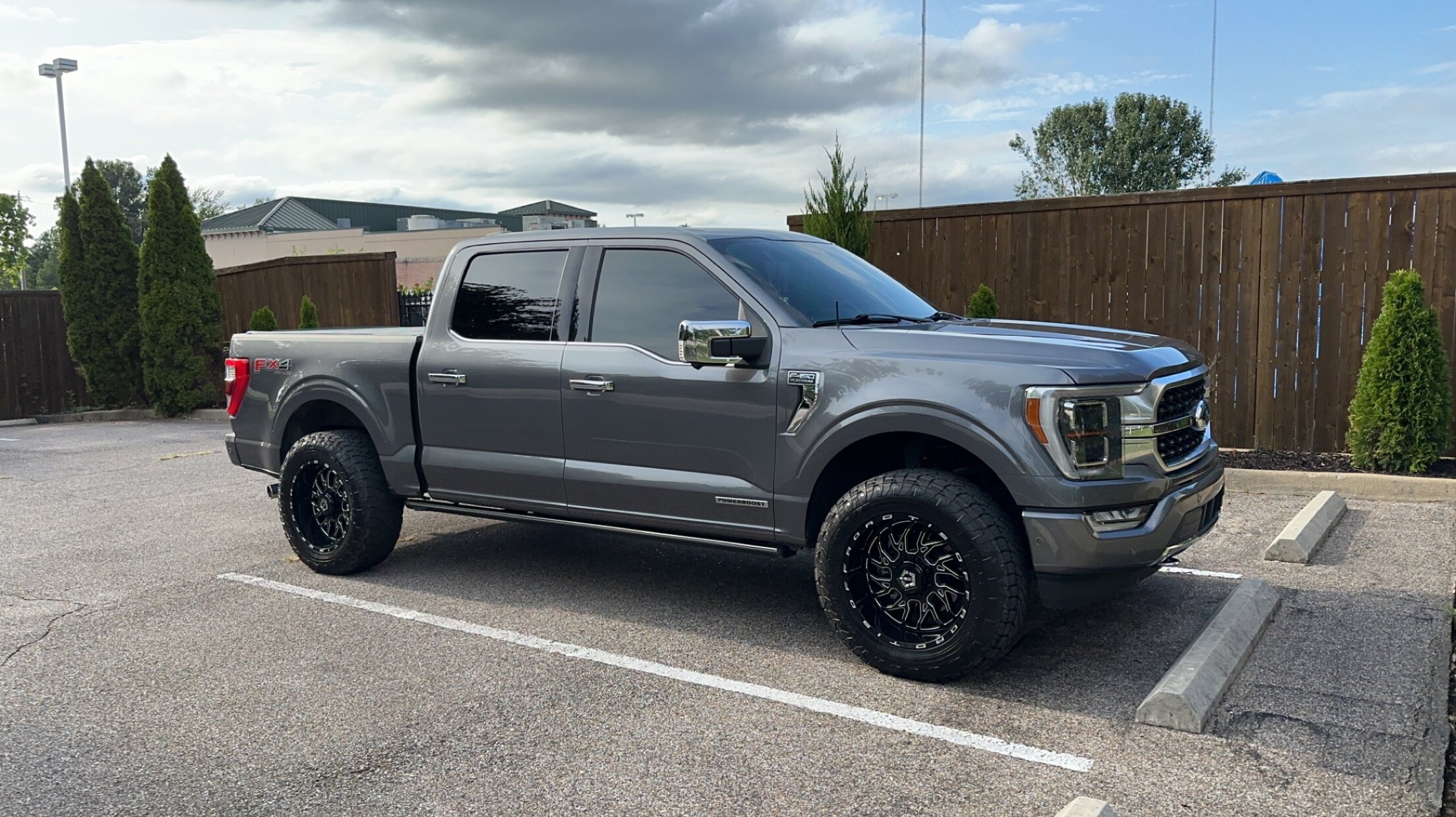 22 Platinum leveled on 20s and 34s | F150gen14 -- 2021+ Ford F-150 ...